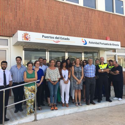 La Autoridad Portuaria de Almería y la Fundación Bahía Almeriport guardan un minuto de silencio en homenaje a las víctimas del atentado de Barcelona